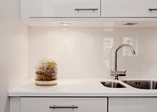 Interieurglas als praktische en stijlvolle toepassing in de keuken