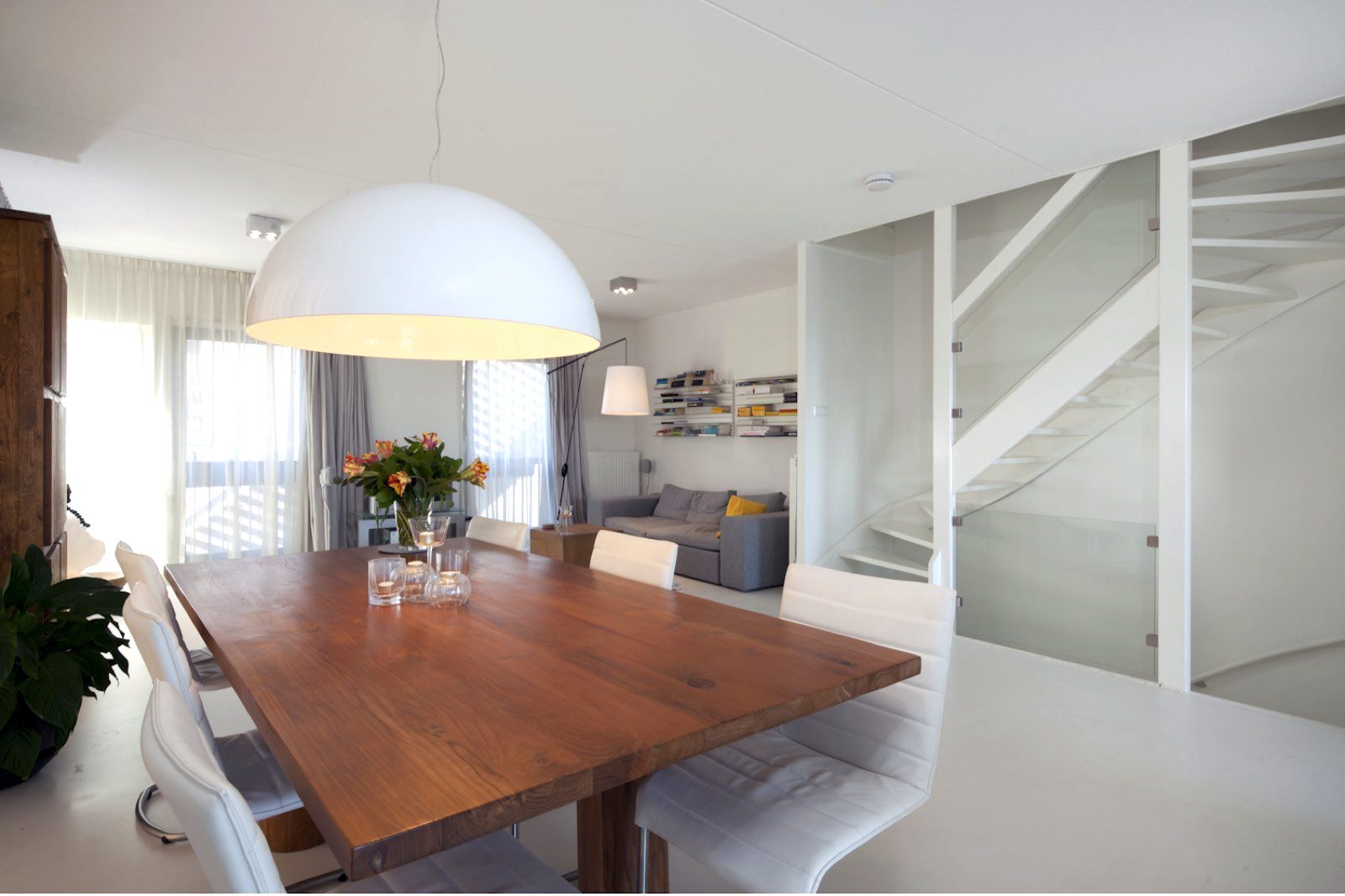 Interieurglas toegepast in een nieuwbouwhuis in Den Haag
