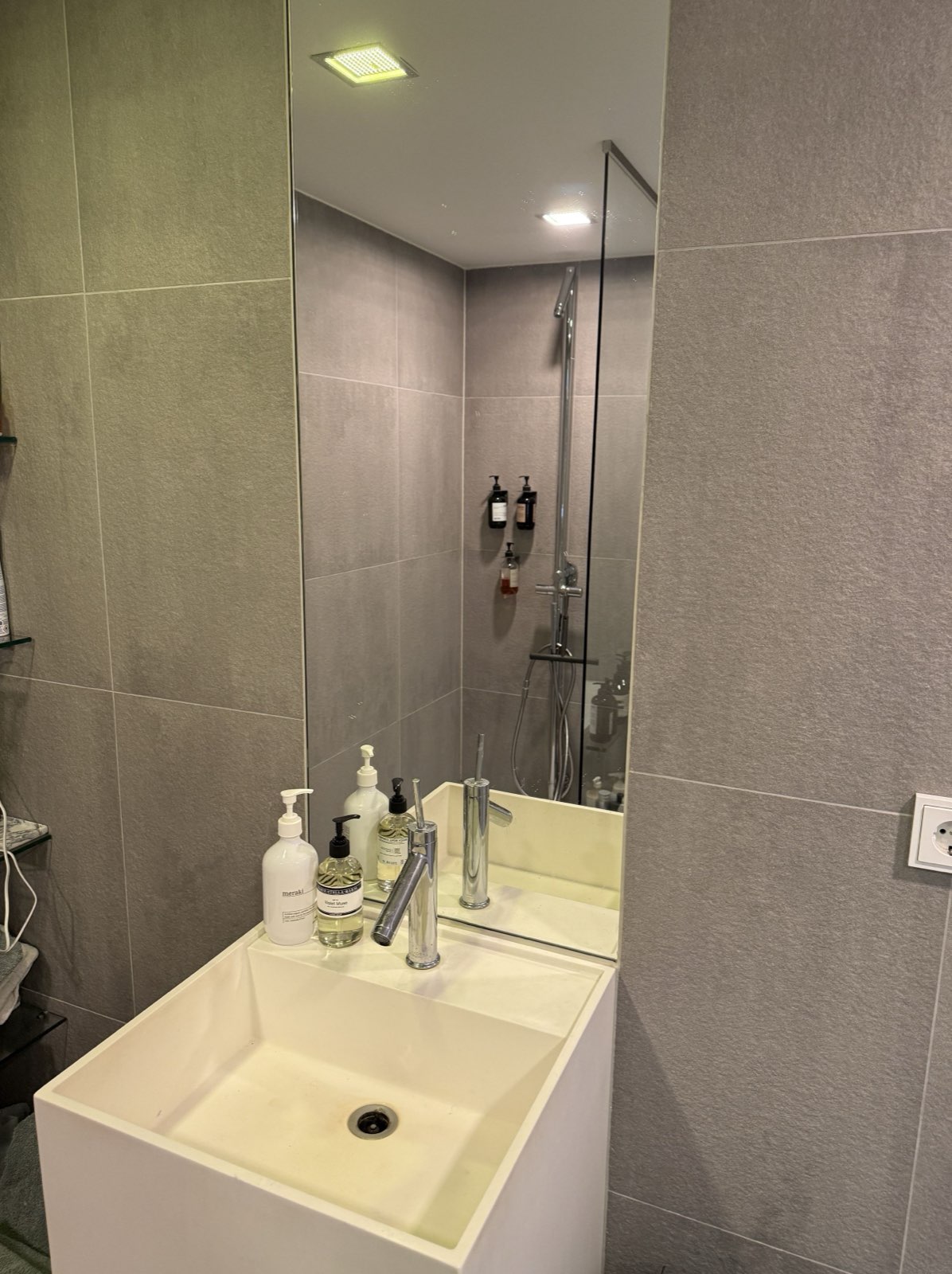 Spiegel op maat in een badkamer