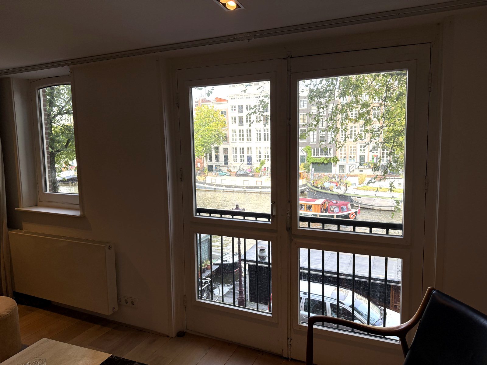 Voorgevel van het grachtenpand in Amsterdam